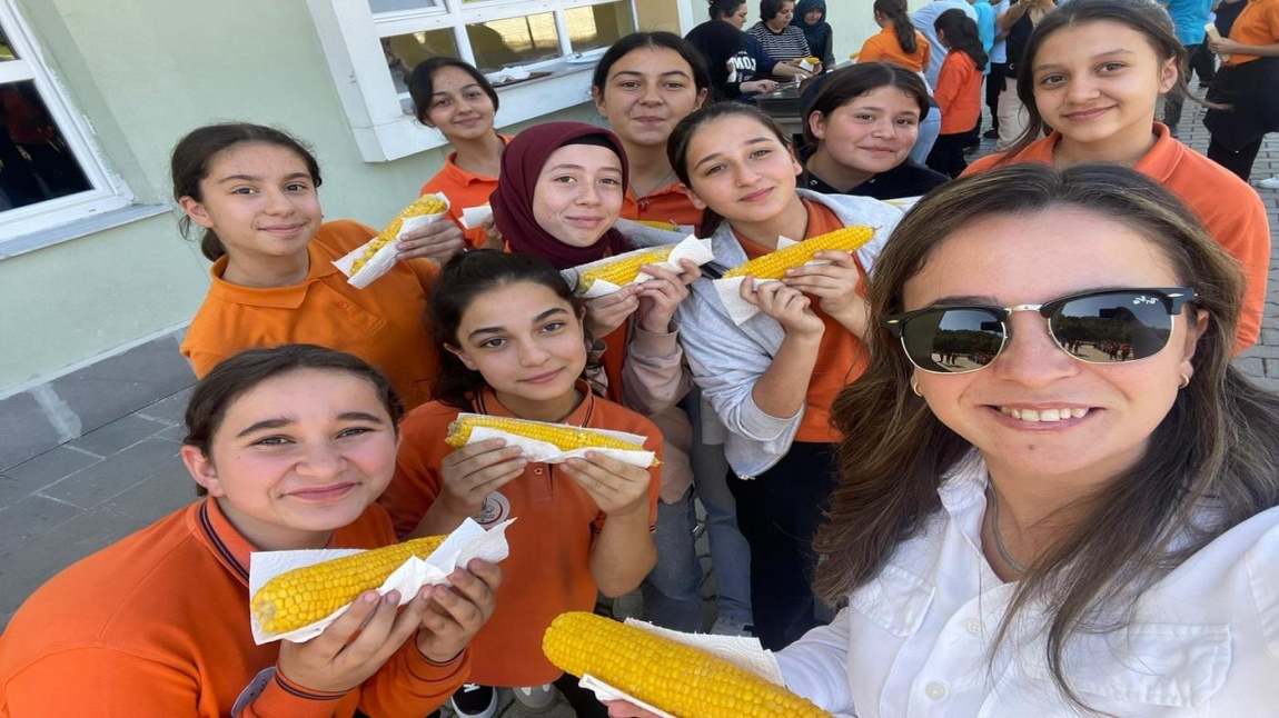 Geleneksel Mısır Etkinliğiyle Okulumuzda Paylaşımın ve Emeğin Tadına Varıldı